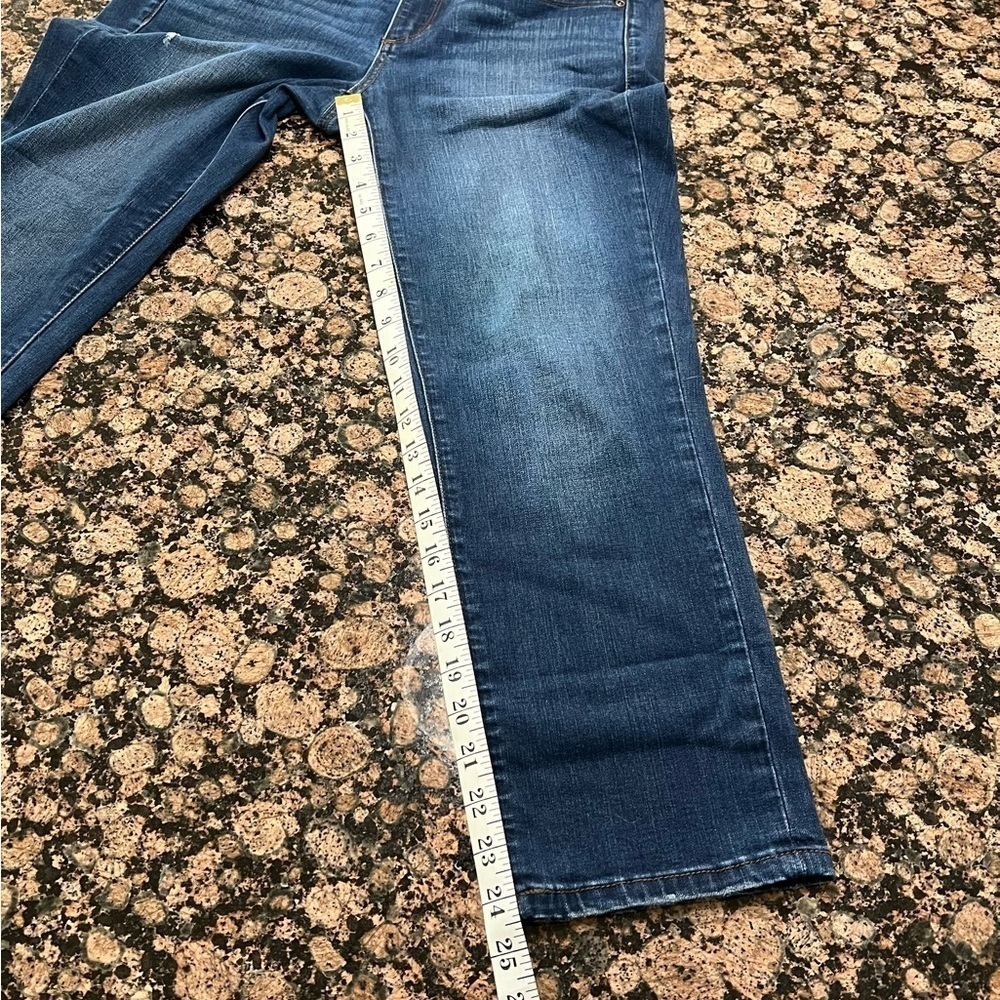 Sonoma Goods For Life Capri Jeans Lightly Distressed Size 6 - Picture 7 of 9